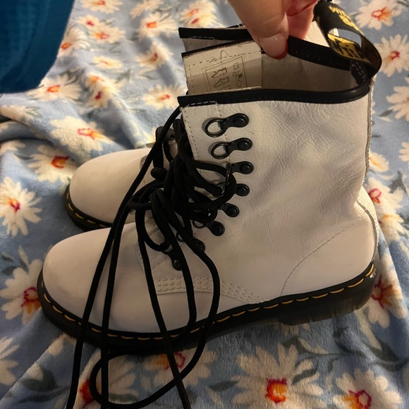 White doc Martens - Picture 4 of 8